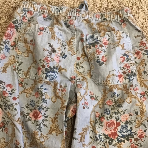 BDG Floral Cargo Pants - Multicolor Floral - Picture 10 of 10